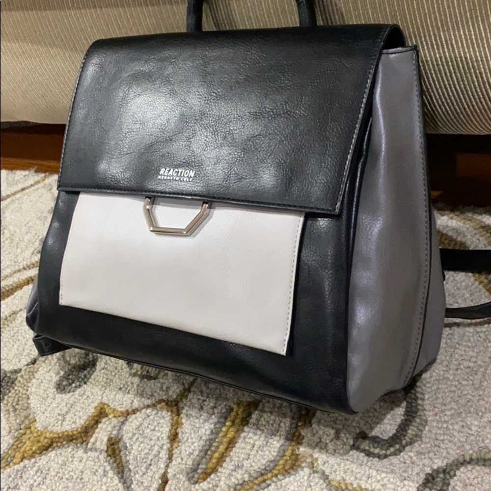 💕 Kenneth Cole reaction gorgeous vegan backpack💕 - Picture 2 of 14